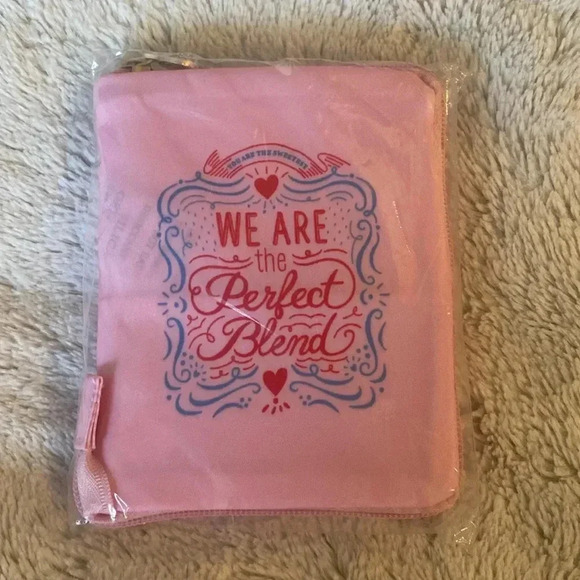 BNWT Starbucks Korea 2021 Love in Paris Eco Bag - Picture 1 of 2